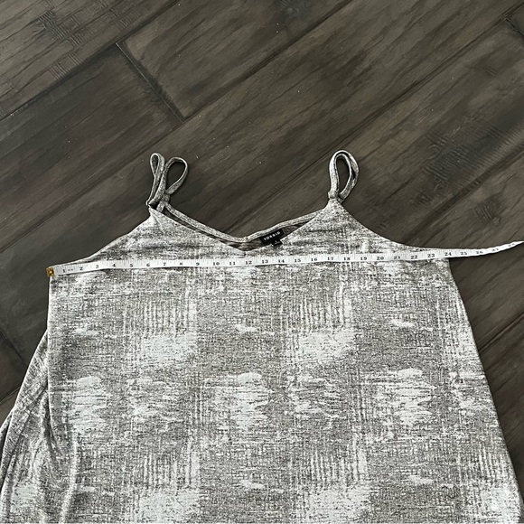 Torrid Silver Foil Hacci Swing Top - Size 3X - Picture 12 of 15